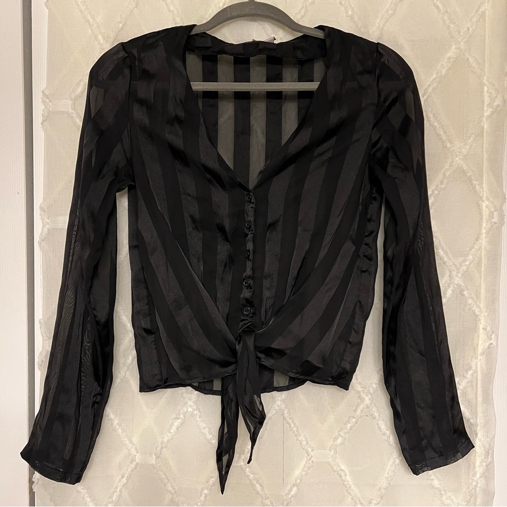 H&M (Divided) Satin Pin-stripe Black Button-down Tie Blouse | Size 4 (XS-S)
